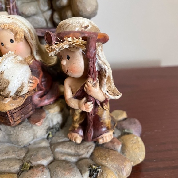 Kurt S Adler Children Nativity Set With Stable - Picture 5 of 10